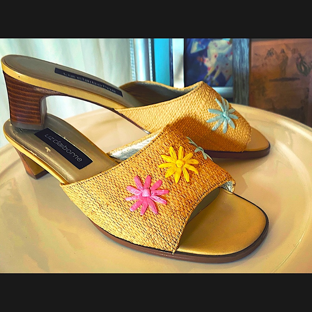 Spring Daisy Slides by Liz Claiborne